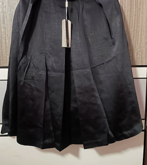 全新春秋半身裙大摆裙面料有光泽很顺滑和垂感...