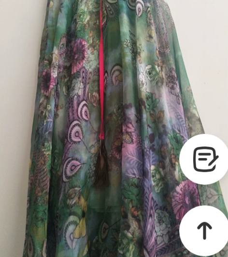 雪纺半身大摆裙，松紧腰围，双层不透，几乎全...