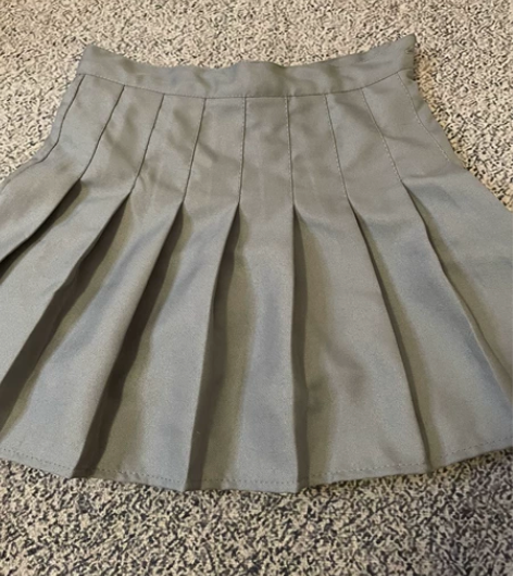 高腰百褶裙 s码 穿过一次 感兴趣的话点“...