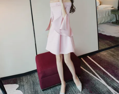 2019新款女装性感一字肩蓬蓬裙粉色飞飞袖...