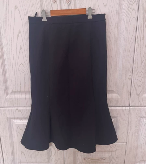 鱼尾裙 包邮 很厚实有型得材质 胖的时候买...