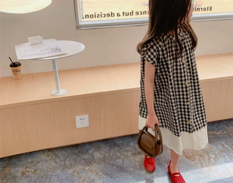 2022夏款韩范女童黑色格子棉麻连衣裙宝宝...