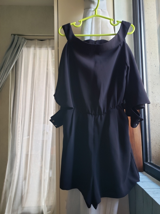 Veromoda 黑色连体裤短裤 很显气质...