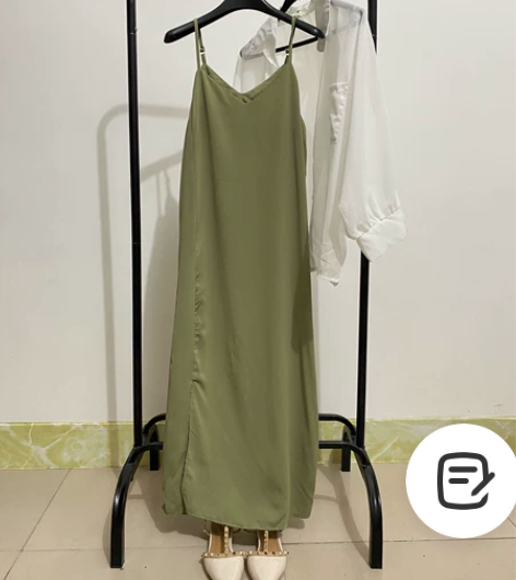 衣服风格：极简风连衣裙，上身很轻盈好看，特...