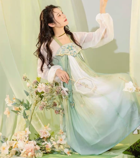 重回汉唐倚竹听风汉元素改良齐胸连衣裙原创唐...