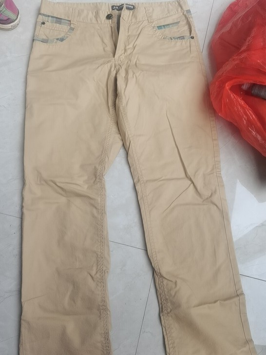 男士休闲裤一条。30码。腰围76厘米。