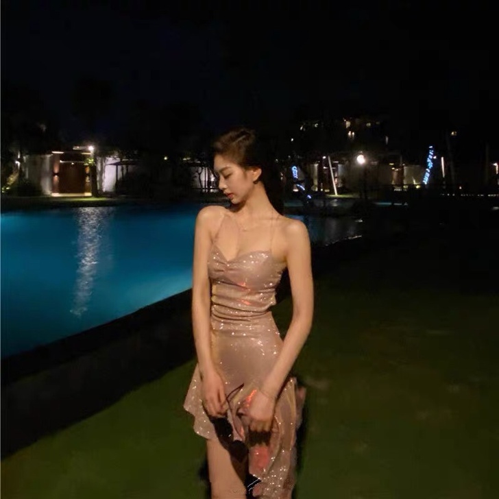 性感气质连衣裙亮闪