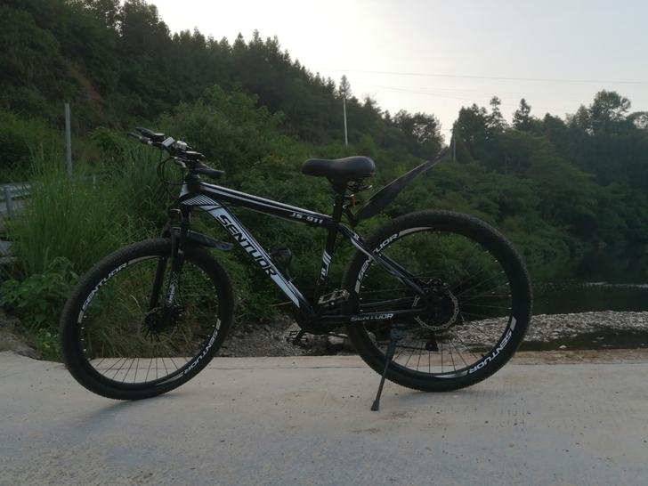 7月初刚买，车子使用很方便，没有使用问题，...