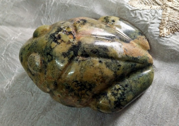 招财风水物 玉雕金蟾