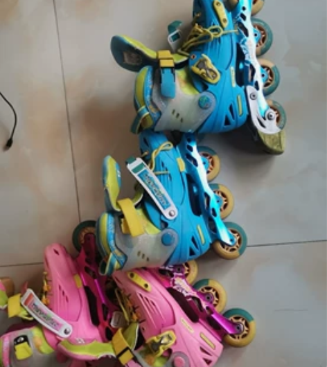 训练用溜冰鞋，适合十岁一下小朋友，原价11...