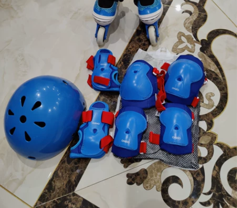 米高轮滑鞋儿童溜冰鞋，初学者全套专业滑轮鞋...