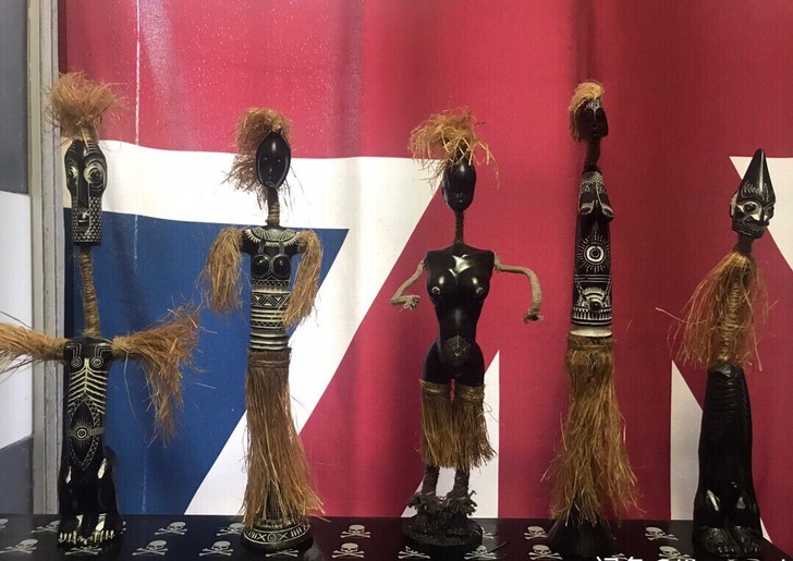 非洲稻草和陶器人,东西高37到43厘米不等...