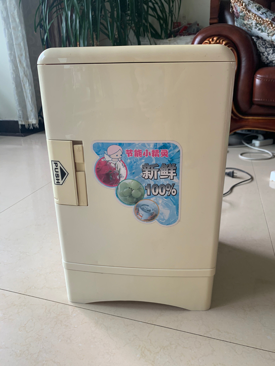家用车载两用制冷制热迷你箱 闲置出售