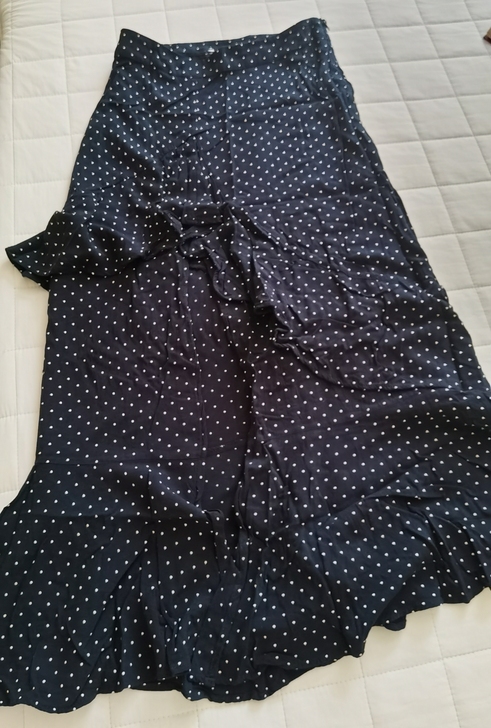 开叉鱼尾裙，ZARA，棉绸，凉快，型好。