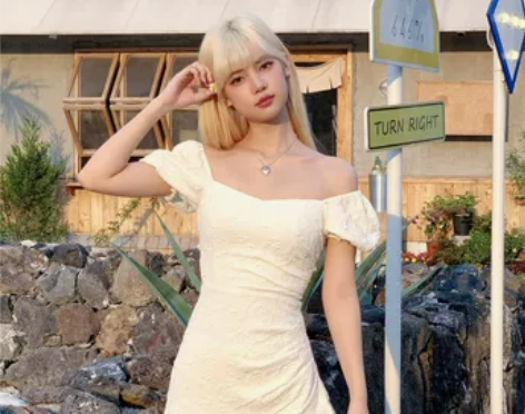 下蛋喵2022年夏新品甜辣纯欲玫瑰花肌理收...