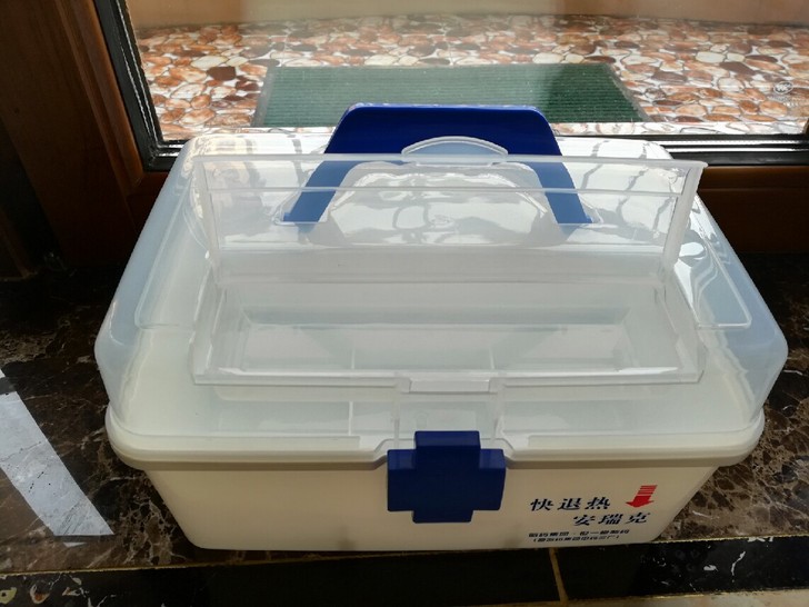 药箱药箱全新，剪刀镊子为彩印图片，非实物，...