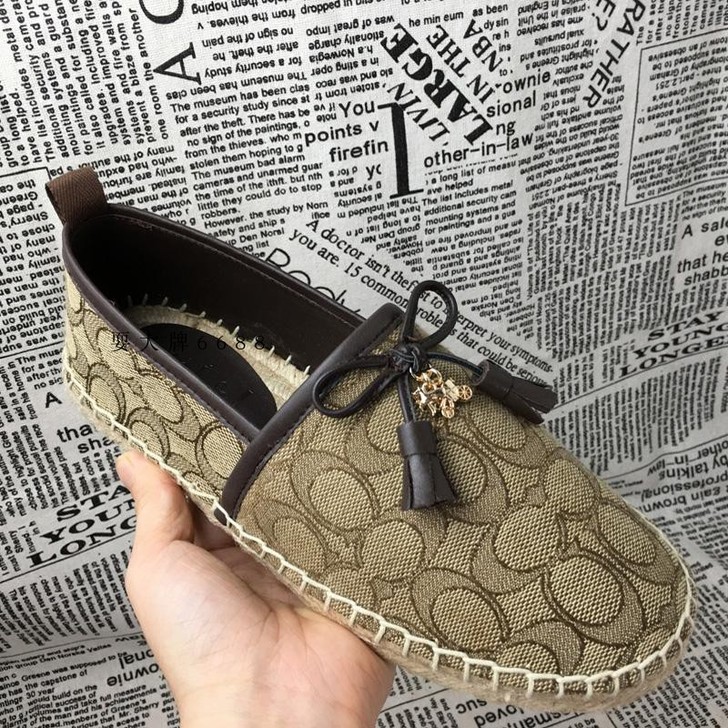 低帮渔夫鞋 不喜欢了 鞋面挺新的 鞋底有磨损