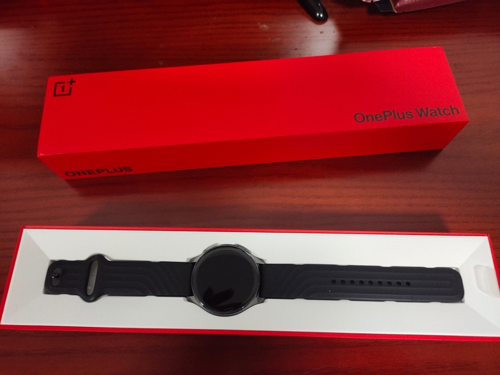 上个月给女朋友买的，就带了两次，女朋友不喜...