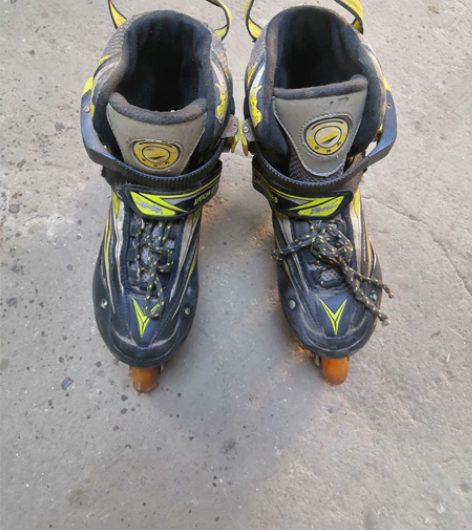 非洲豹轮滑鞋溜冰鞋，大少可以调整最大可以调...