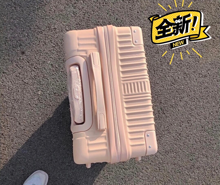 本人闲置22寸全新行李箱,一次未用,包装什...