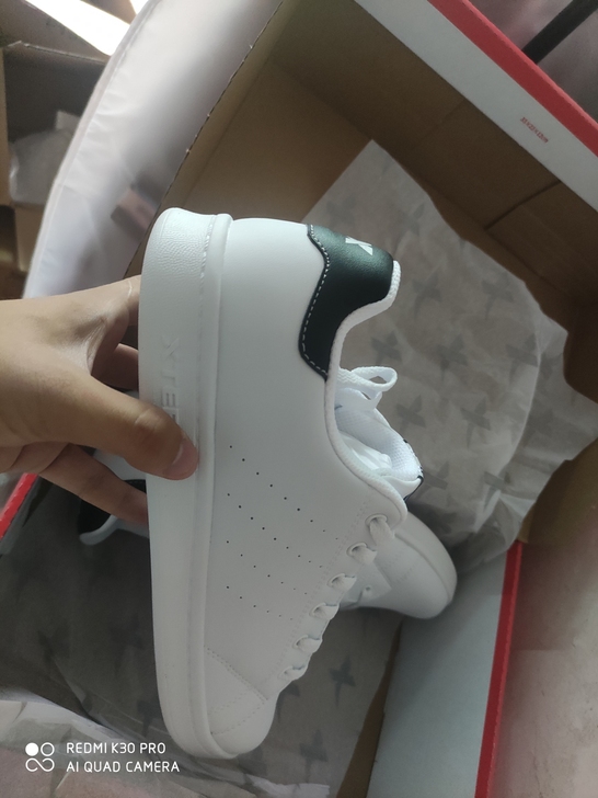特步板鞋