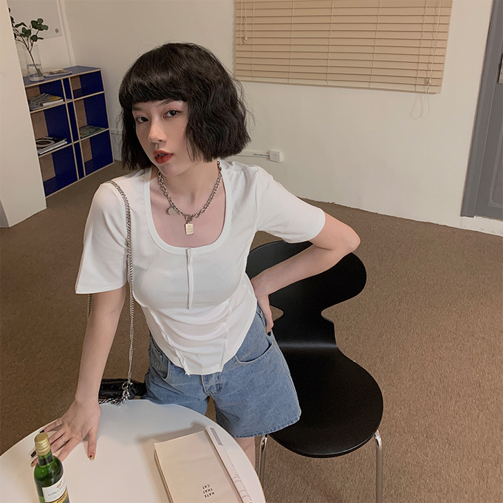 全新试穿过小了,适合90到100的女生