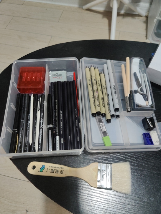 马利绘画铅笔