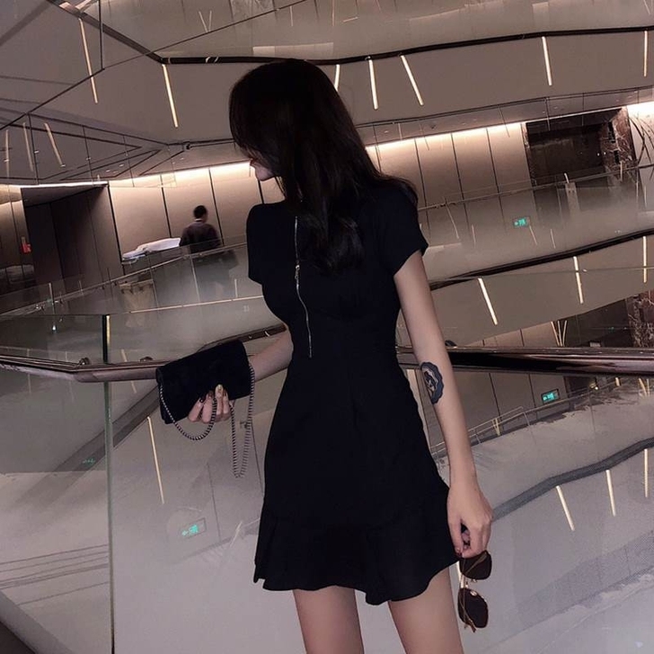 心机裙子设计感超仙女冷淡风赫本小黑裙极简主...