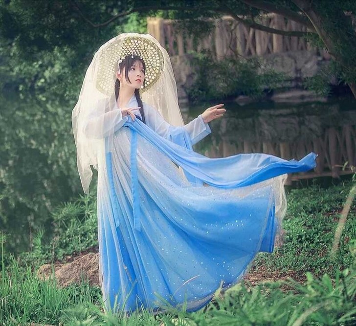 千韵岗，辰莲鱼梦