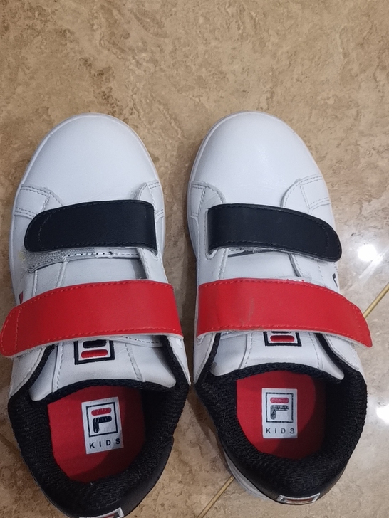 斐乐，31码，儿童板鞋，专柜购入，新旧如图...