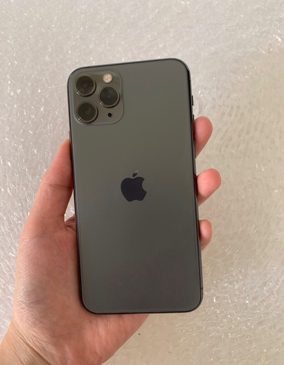 女生自用一手的苹果11pro，深空灰色，国...