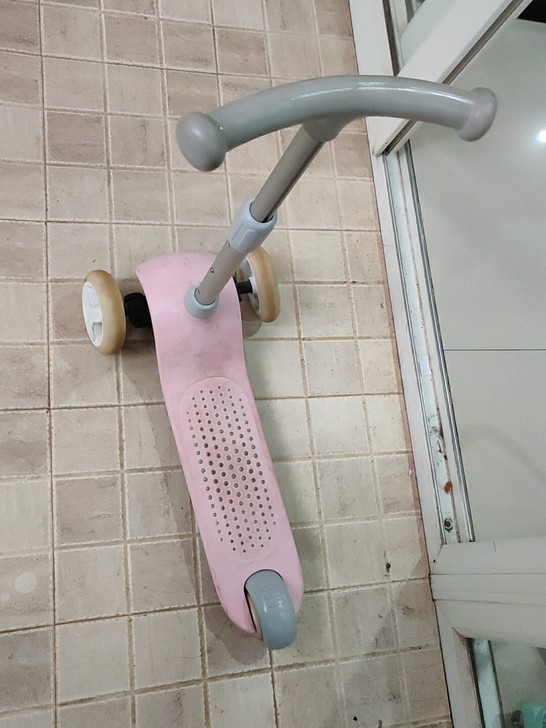 米家平衡车，前杆三段调节，车轮带亮灯，前轮...