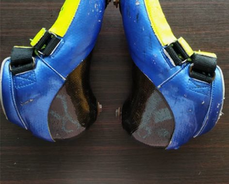 百凝盾39号短道速滑上鞋，上脚舒适，包裹性...