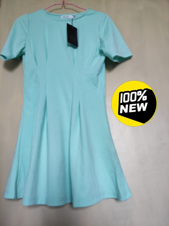 全新弹力棉质连衣裙！带吊牌，吊牌L码！吊牌...