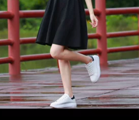 黑色中裙55cm，只是剪了标签没有穿过，买...