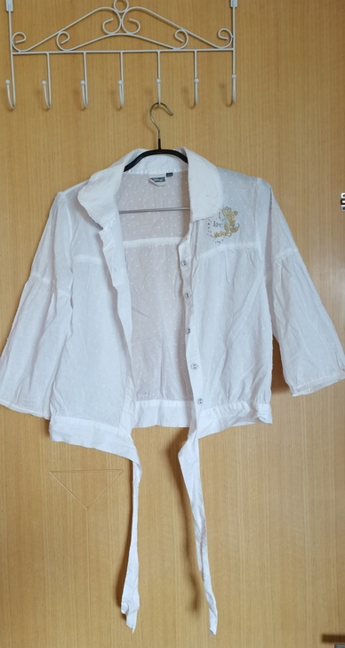 衬衫，中袖，微透，白衬衫，花边领衬衫。