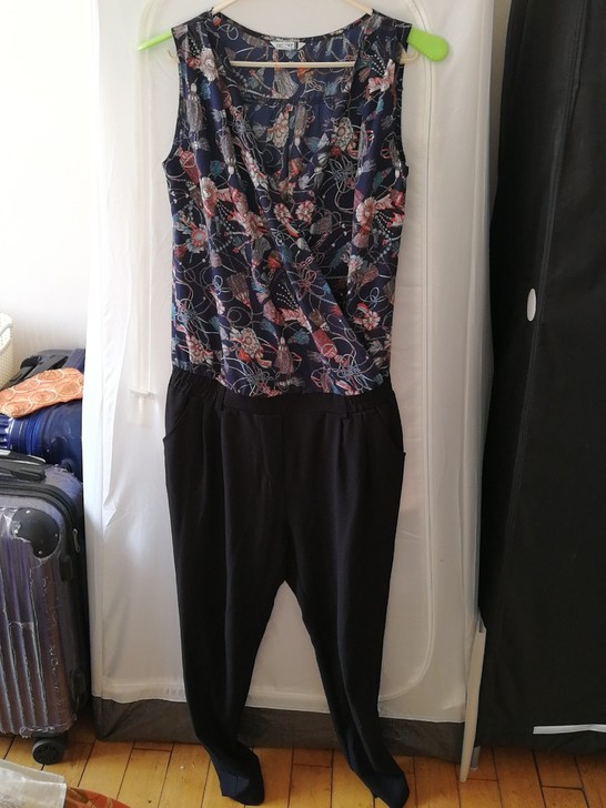 CCDD连体裤S，带一个蓝色吊带没有拍，7...