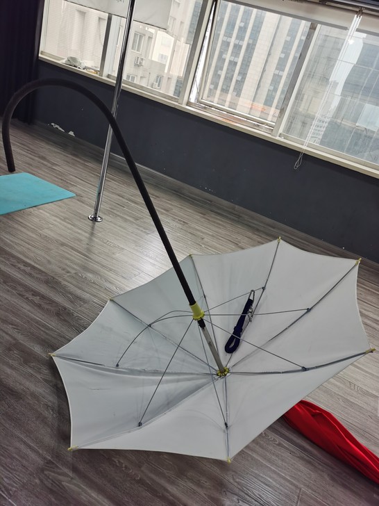 空中吊伞，9成新，600一把，邮费自理