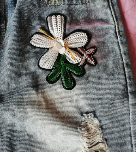 重工刺绣中裙到膝盖位置，穿了几次长肥了不能...