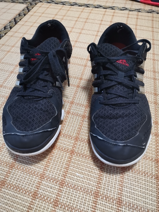 阿迪达斯运动鞋网鞋（43码，正品，网面透气...