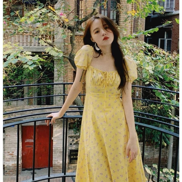 初恋碎花裙2021新款海边度假少女感黄色法...