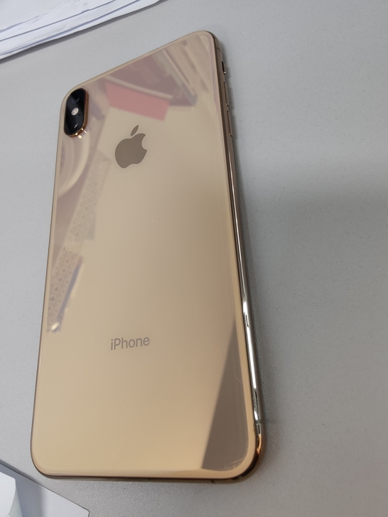美版金色苹果xsmax，64g，有锁，已经...