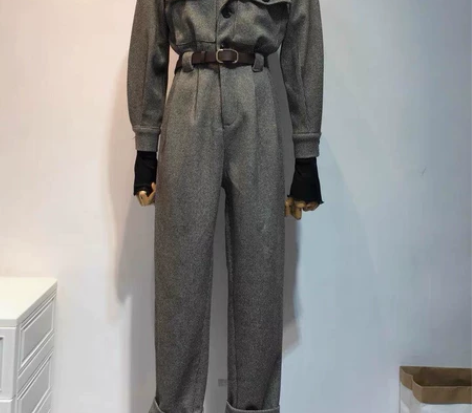 毛呢连体裤 穿过几次就闲置了 春上正穿的时...