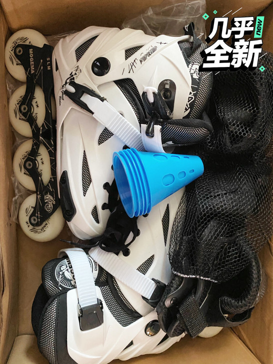 轮滑鞋，几乎全新！！！几乎全新！！买来学滑...