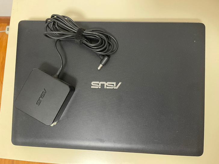 华硕X450EP  14年买的笔记本。