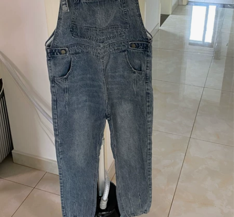背带牛仔裤L码 专卖店购买，当时小了点，因...