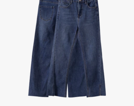 大码水洗蓝高腰显瘦微喇牛仔裤。 料子有一点...