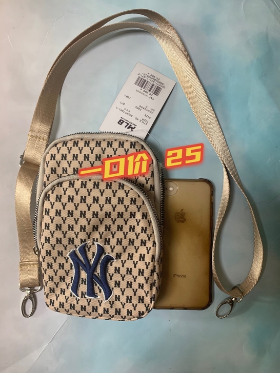 韩代库存斜挎包胸包运动手机包亏本给有缘人