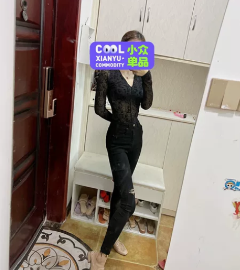 黑色破洞直筒铅笔裤，s码。面料很薄，有弹性...