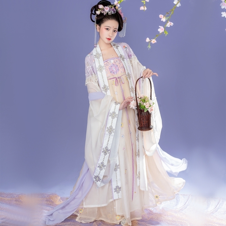 华姿仪赏锦瑟2021年早春系列唐制绣花诃子...